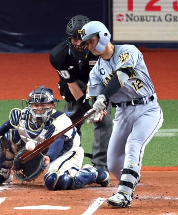 阪神 恐怖の下位打線！5連打一挙4得点逆転劇 坂本WBC帰国後初Hがタイムリー 左手一本で「うまく対応」