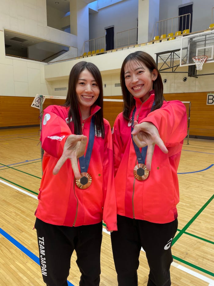 志田千陽選手、松山奈未選手(C)TBS