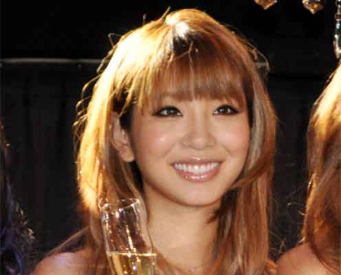 人気モデル、”運命の彼”との結婚を発表 「とーっても幸せ」
