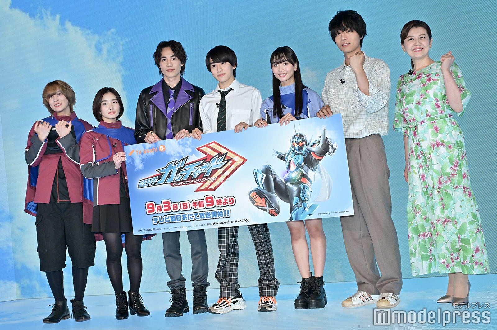 （左から）富園力也、安倍乙、藤林泰也、本島純政、松本麗世、熊木陸斗、南野陽子（C）モデルプレス