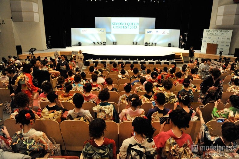 2013年「きものクイーンコンテスト」の様子