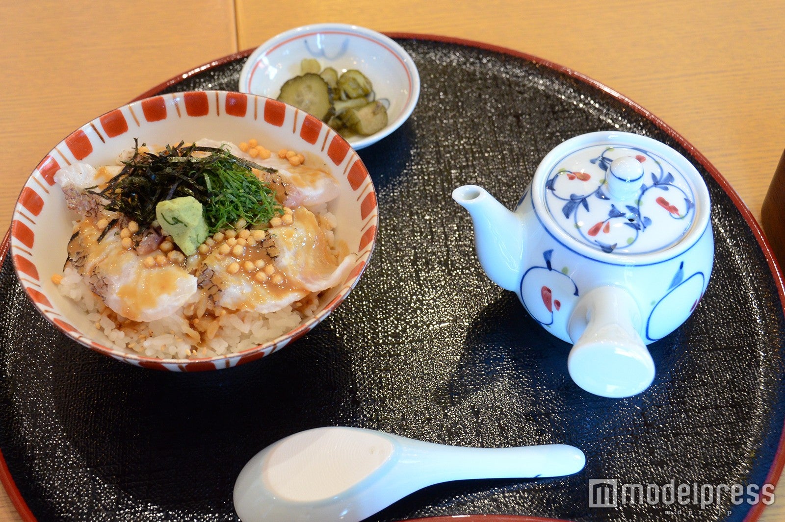 海鮮と陶器の城（C）モデルプレス