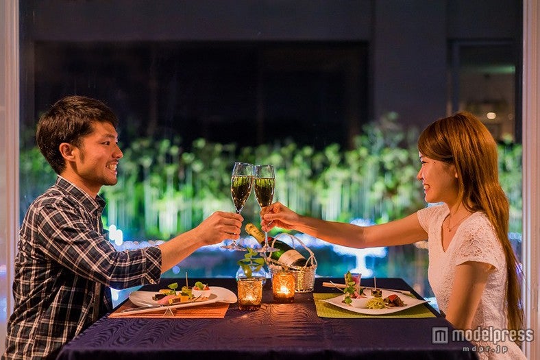 クリスマスだけのスペシャルメニュー「2015 PEACE X’mas～楽園の妖精たちに囲まれて～」※要予約／画像提供：沖縄市役所経済文化部文化観光課