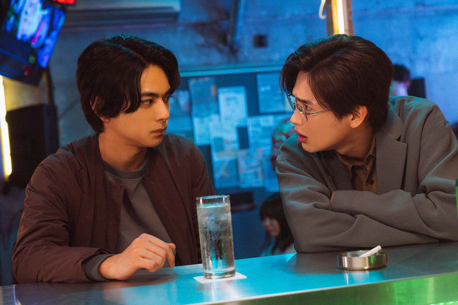 佐藤勝利、西垣匠「アポロの歌」第2話（C）「アポロの歌」製作委員会・MBS