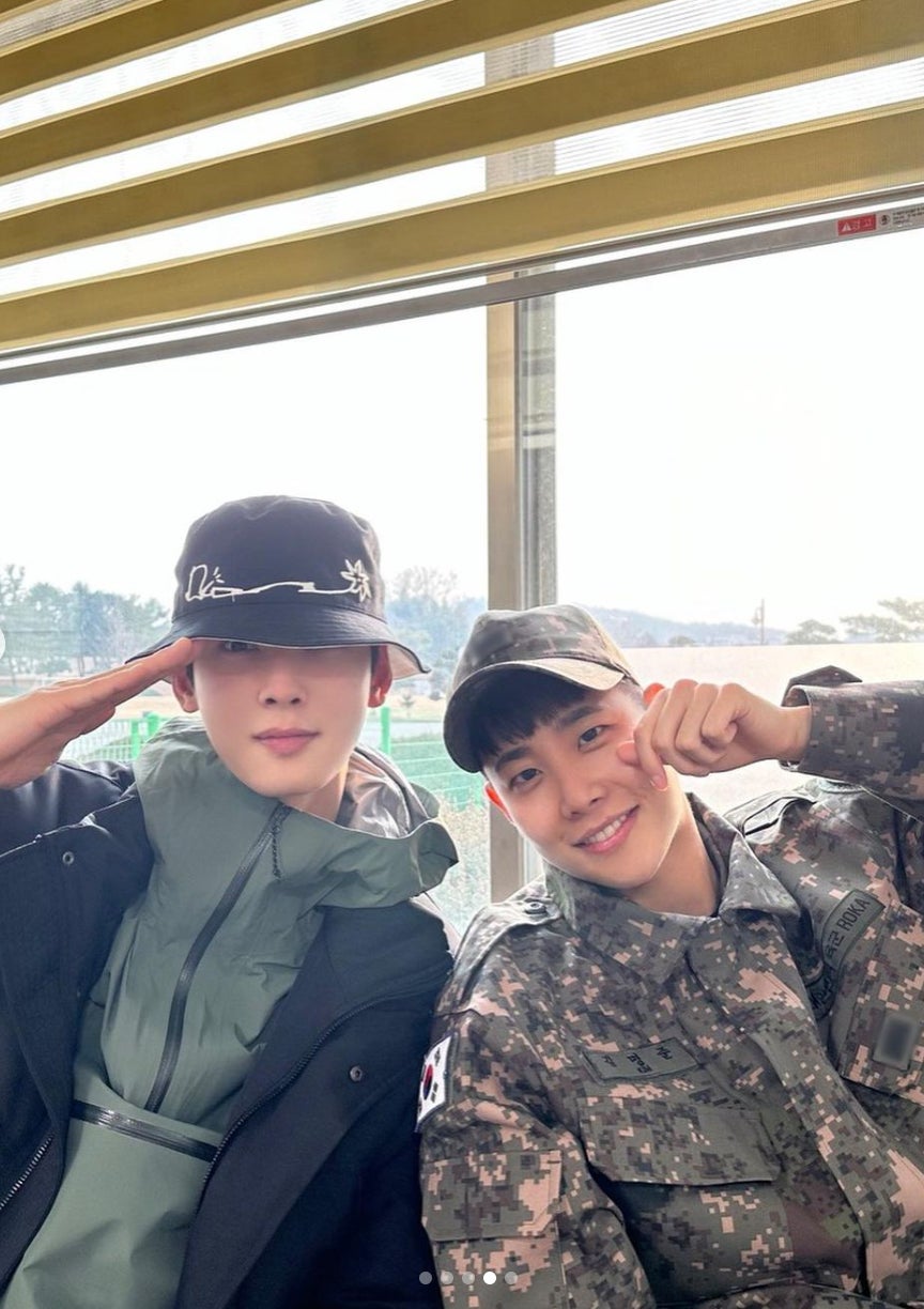 ASTROチャウヌ、軍入隊中MJとの面会ショットにファン歓喜「いい笑顔」「待ってました」