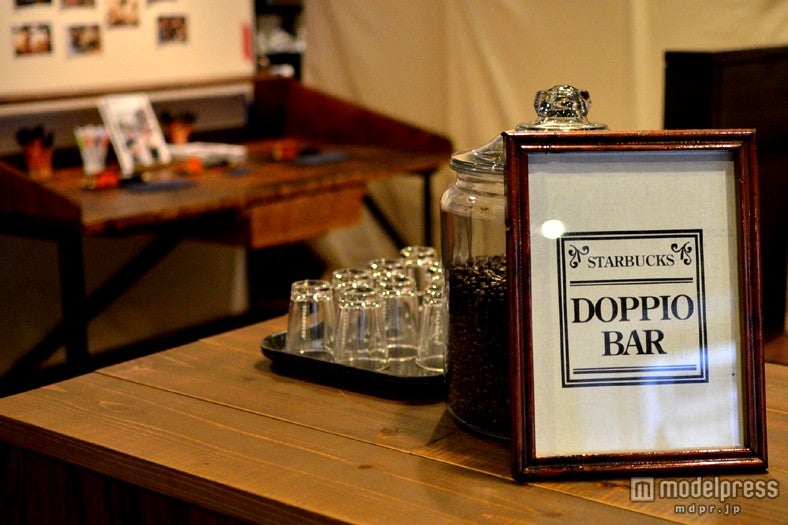 「Starbucks Doppio Bar（スターバックス ドピオ バール）」店内風景