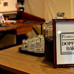 「Starbucks Doppio Bar(スターバックス ドピオ バール)」店内風景
