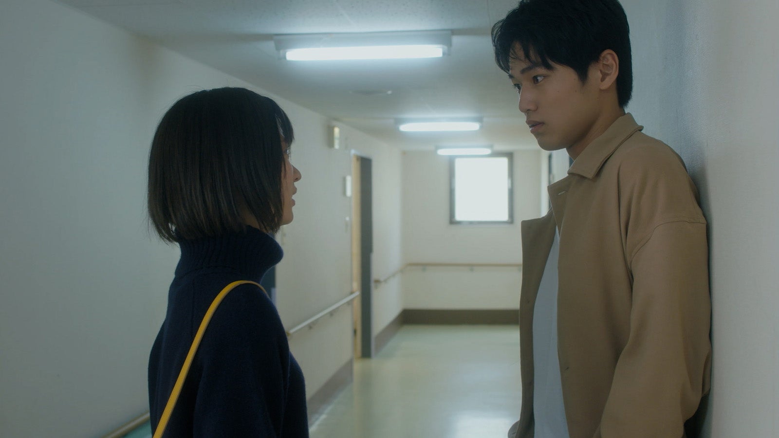 （左から）岡崎紗絵、中川大輔／「花嫁未満エスケープ」第11話より（C）「花嫁未満エスケープ」製作委員会