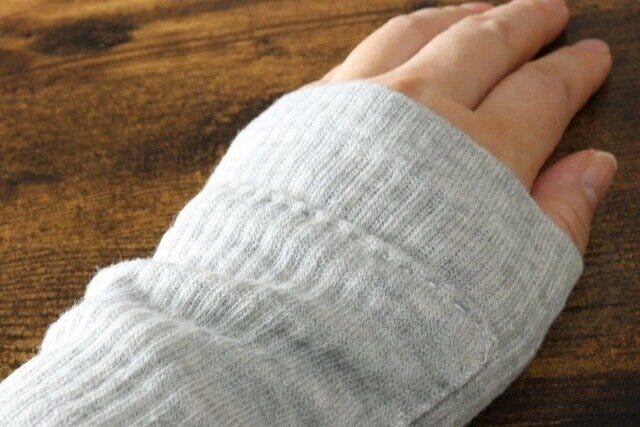 セリアのカイロが入るポケット付きレッグウォーマー