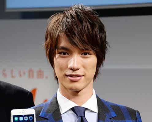 福士蒼汰「愛がさらに上昇した」 新「iPhone」記念セレモニーでハイテンション