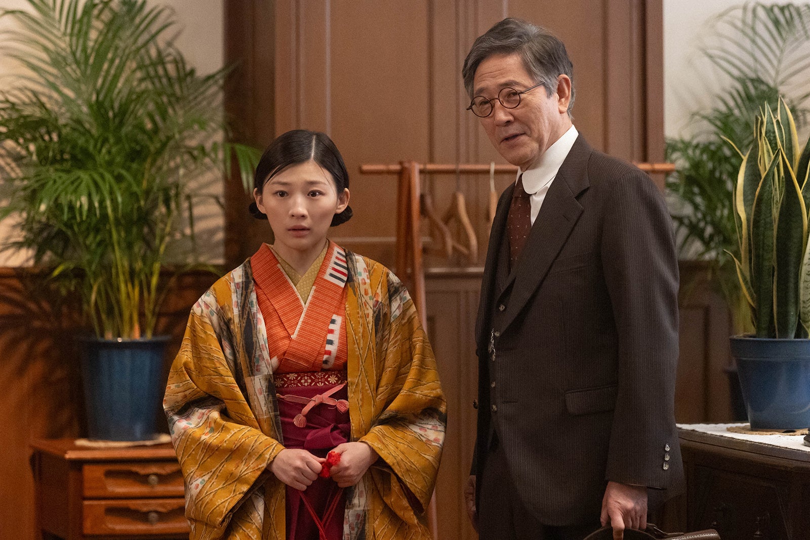 伊藤沙莉、小林薫「虎に翼」第22話より（C）NHK