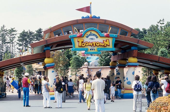 トゥーンタウンの入り口(C)Disney