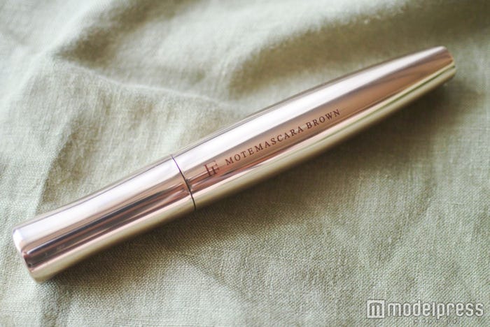 【フローフシ】「モテマスカラ“リペアBr(ブラウン)”」/写真・MAKO(C)モデルプレス