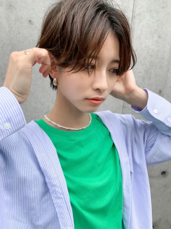 21秋冬はショートパーマが可愛い 動きをつけたふんわりヘアで大人スタイルを モデルプレス 21秋冬はショートパーマが可愛い 動きをつけたふんわりヘアで大人スタイルを モデルプレス