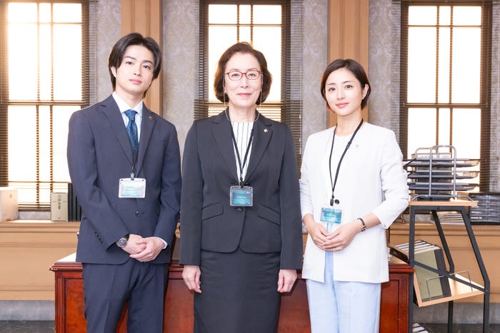 曽田陵介、高畑淳子、石原さとみ(C)テレビ朝日