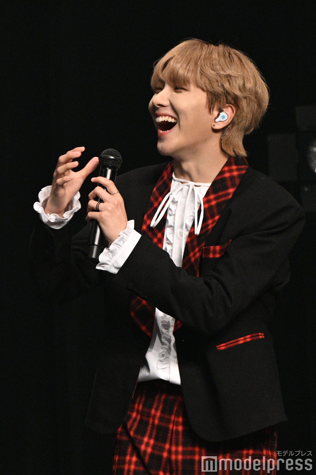 ハプニングに再び言及され慌てるWOONHAK（ウンハク）（C）モデルプレス