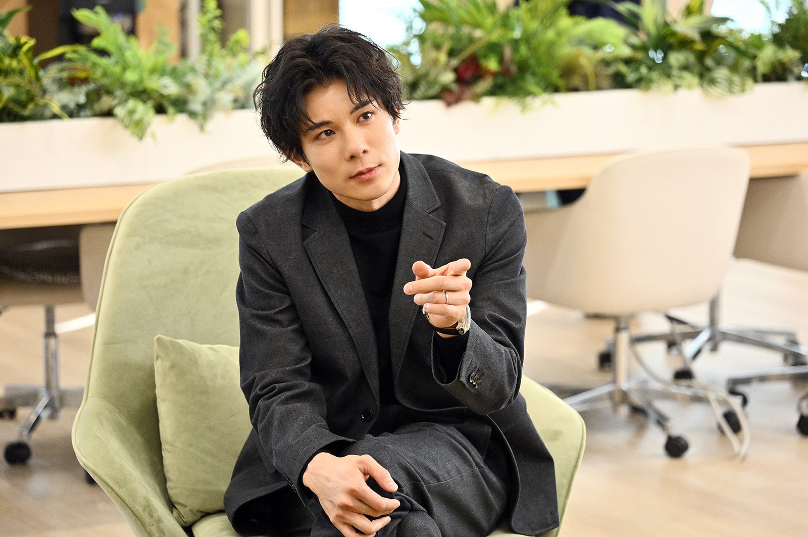 「不適切にもほどがある！」仲里依紗の夫役・柿澤勇人って？“劇団四季出身”美声の持ち主「鎌倉殿の13人」出演も話題