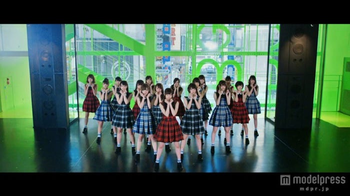 乃木坂46の9枚目シングル「夏のFree&Easy」より