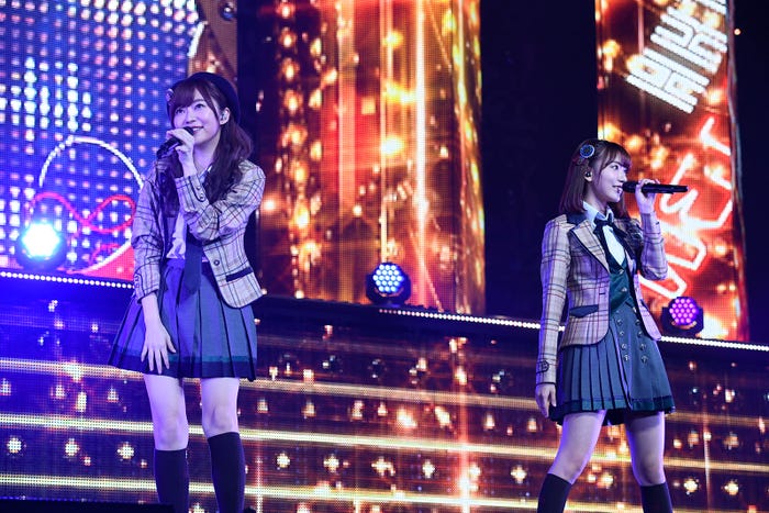 指原莉乃、宮脇咲良「HKT48春のアリーナツアー2018~これが博多のやり方だ!~」/さいたまスーパーアリーナ(C)AKS