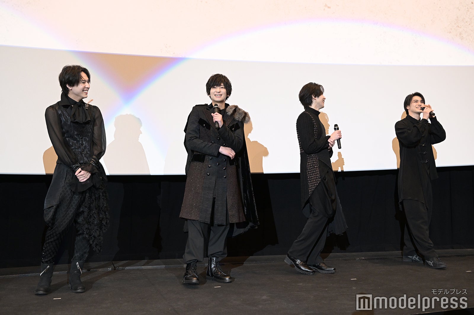 （左から）三浦海里、荒牧慶彦、染谷俊之、高野洸（C）モデルプレス