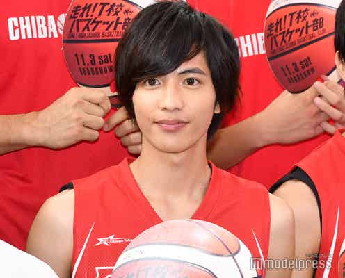 志尊淳、粋な計らい連発にファン興奮 野外でプロバスケ選手とフリースロー対決<走れ!T校バスケット部>