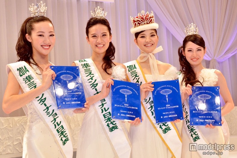 （左より）七野李冴さん、皆川智苑さん、本郷李來さん、大杉麗美さん