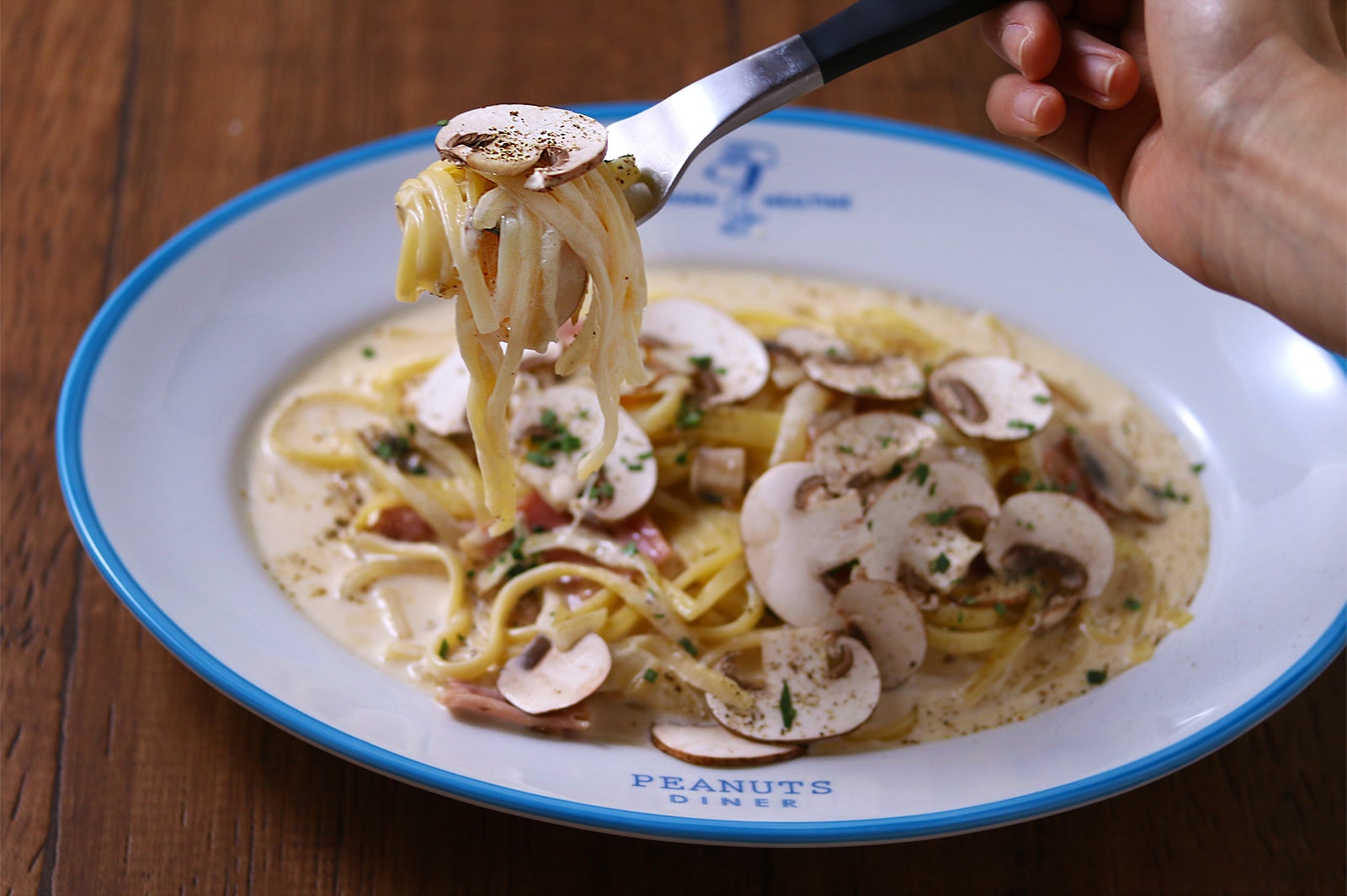 ジョー・クールのシーフードナポリタンセット（提供画像）