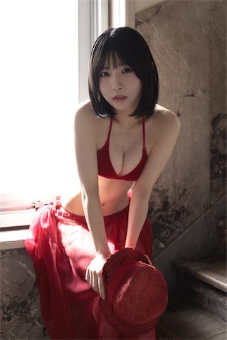 NMB48・芳賀礼、デジタル写真集『キラメキの証明』発売 少女から大人へ向かう瞬間を切り取る