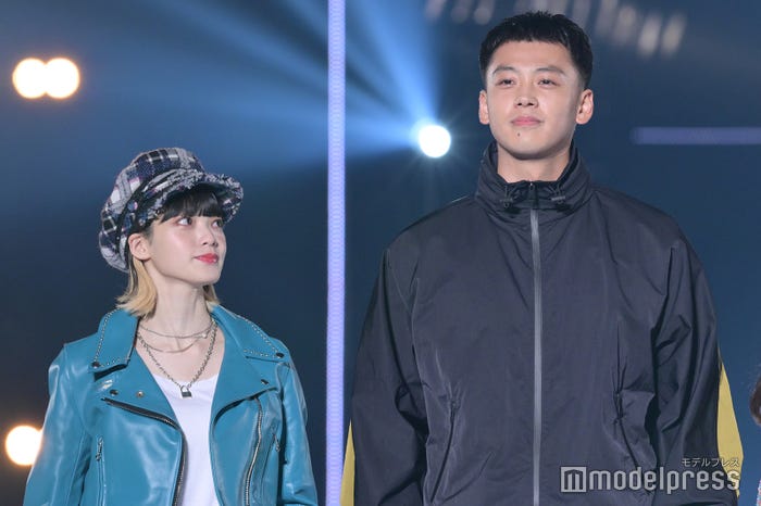 平手友梨奈、竹内涼真(C)モデルプレス