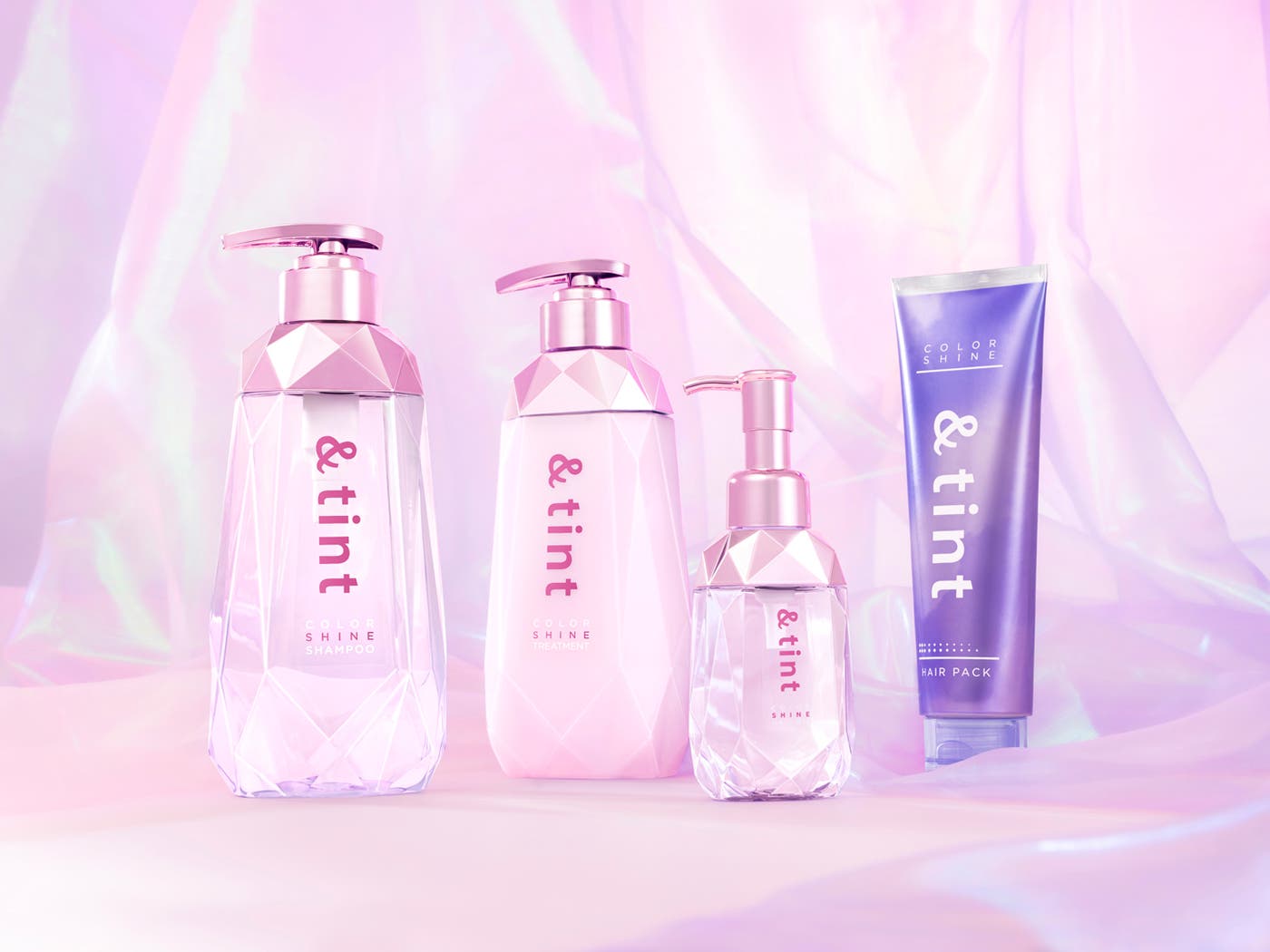 (左から)アンドティント カラーシャイン シャンプー、アンドティント カラーシャイン ヘアトリートメント、アンドティント カラーシャイン ヘアオイル、アンドティント カラーシャイン ヘアパック(提供素材)