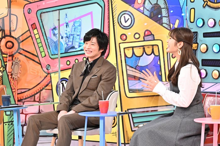 田中圭、渋谷凪咲(C)TBS