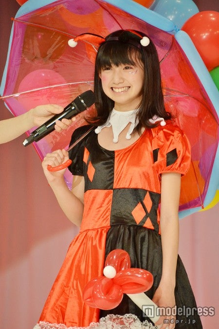 自己PRではバルーンアートを披露した川鍋朱里（かわなべしゅり）さん