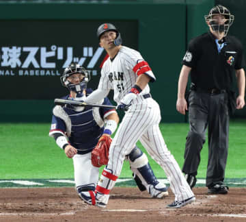 侍J 鈴木誠也2発！→胸熱のカープ名物復活「楽しそう」「バズってる笑」「家でやってるw」「全国民に義務w」「しんどい」