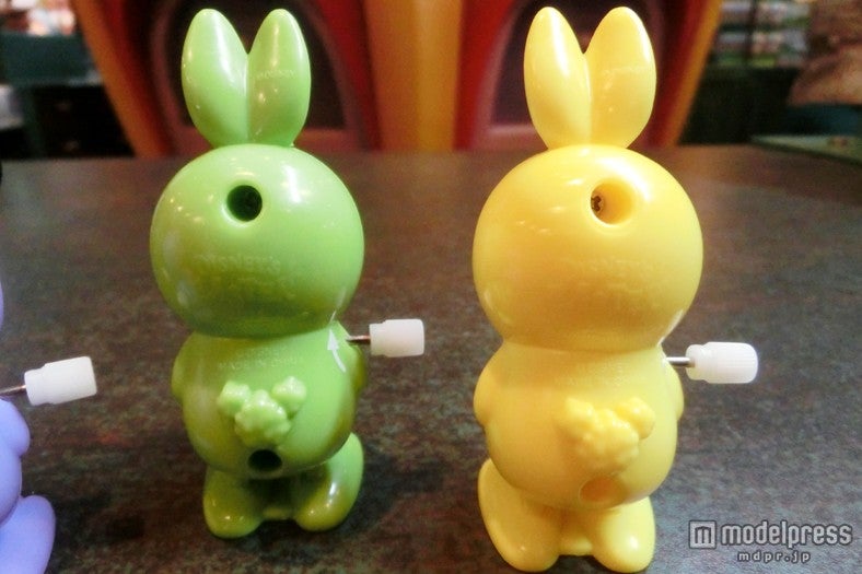 ドナルド、デイジーの後ろ姿