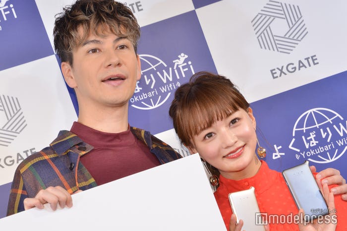 (左から)JOY、わたなべ麻衣(C)モデルプレス