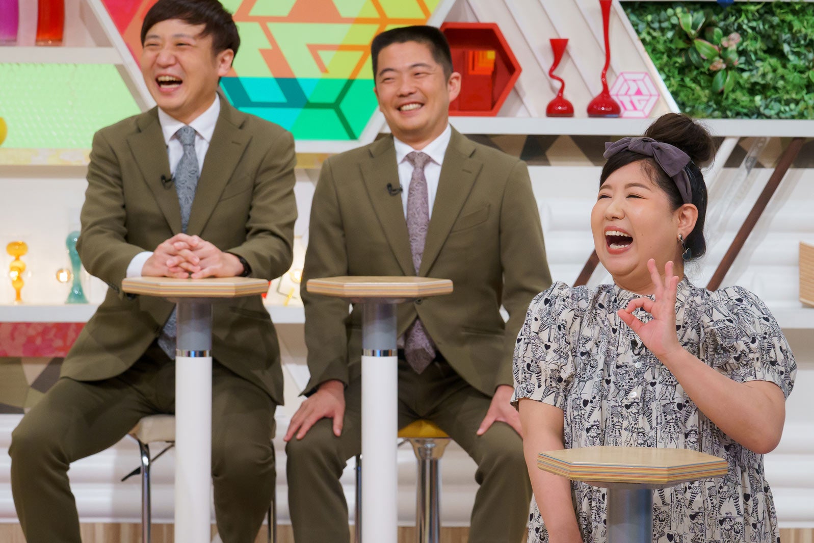 （左から）丸亀じゃんご、馬場園梓（C）読売テレビ