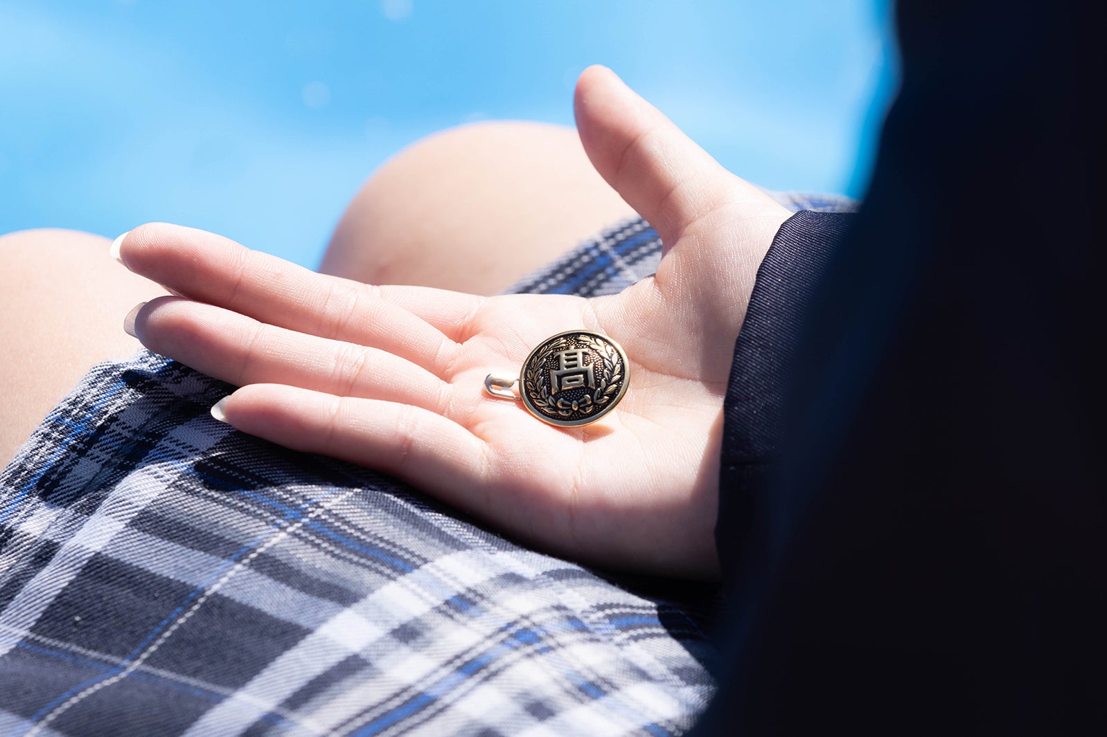 かずゆきがあやのに渡した第2ボタン「今日、好きになりました。-秋月編-」第5話より（C）AbemaTV, Inc.