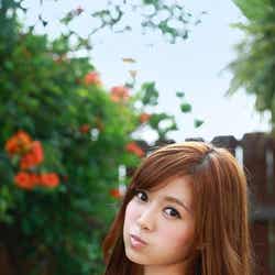 U(ユー)ファーストデジタル写真集「How are U !?」より