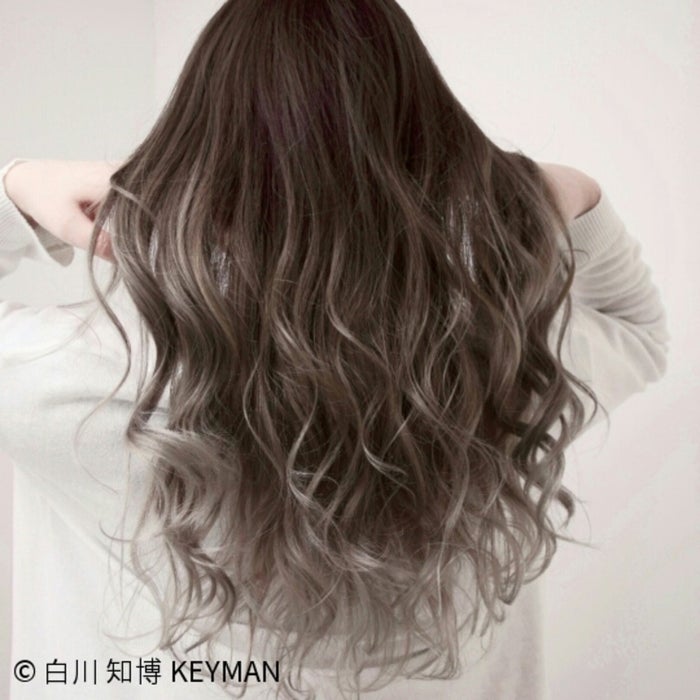 オシャレ女子の仲間入り 黒のグラデーションカラー長さ別スタイル10選 モデルプレス