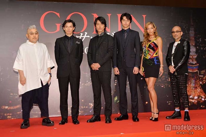 映画「GONIN サーガ」完成報告記者会見の模様(左から)石井隆監督、安藤政信、桐谷健太、東出昌大、土屋アンナ、竹中直人