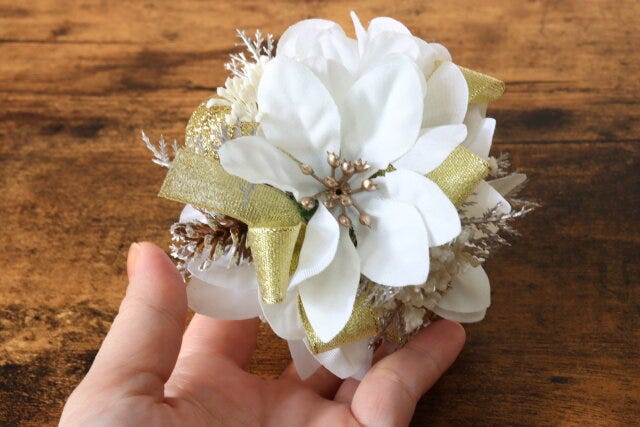 ホワイトアレンジボール　デザイン