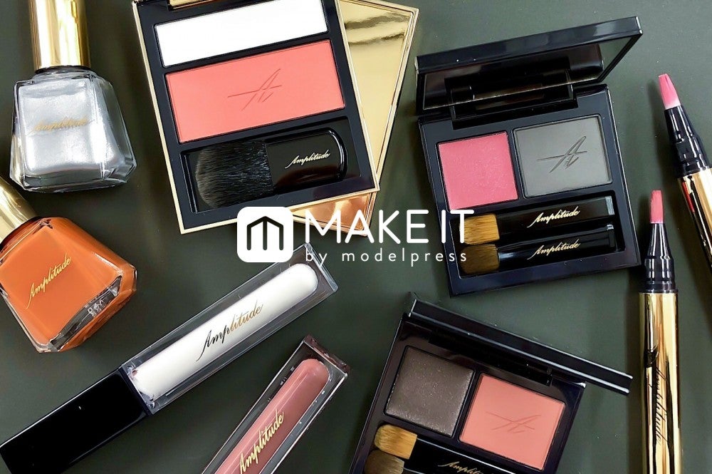 「黒」を楽しむ大人の秋冬メイク (C)メイクイット