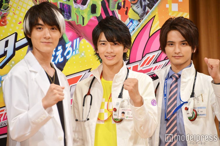 新 仮面ライダー 3人が初お披露目 役どころ 意気込みを語る モデルプレス 新 仮面ライダー 3人が初お披露目 役どころ 意気込みを語る モデルプレス