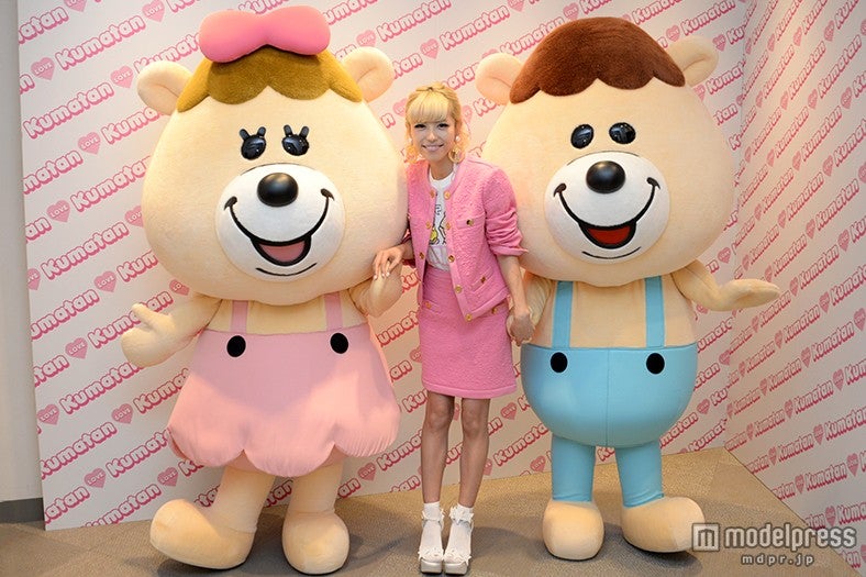 若槻千夏（中央）