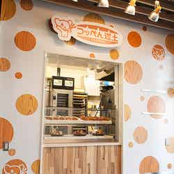 行列のできる小さな塩パン専門店「コッペん道土 木古内本店」/画像提供:SUZU PR COMPANY