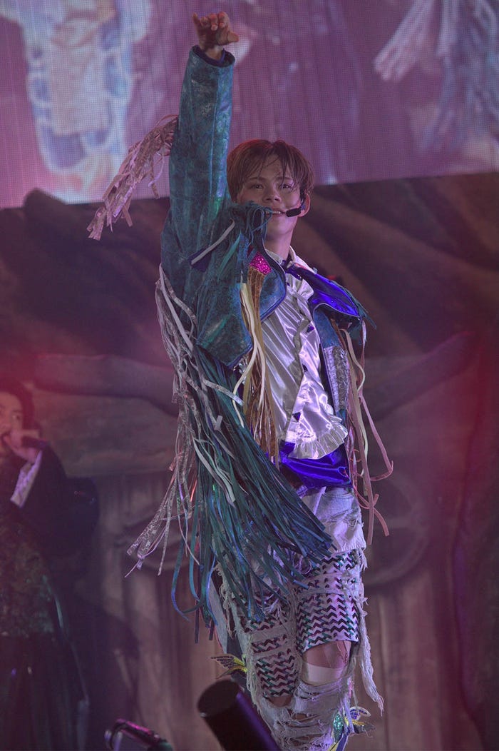 カイ/「BULLET TRAIN CHRISTMAS ONEMAN SHOW 2016 愛す。in Wonder Land 」より(写真提供:SDR)