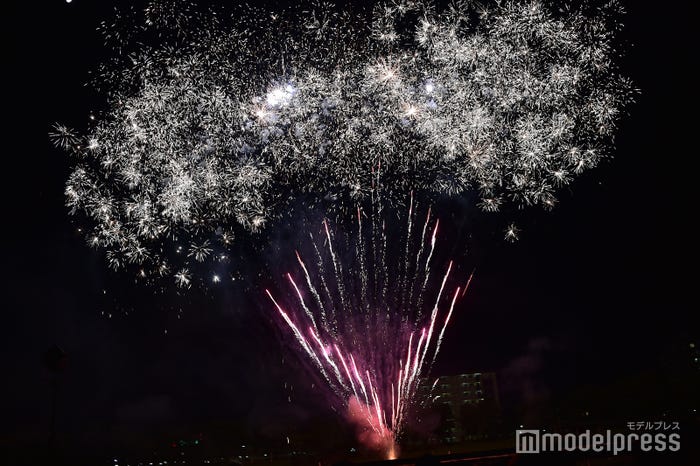 (C)モデルプレス