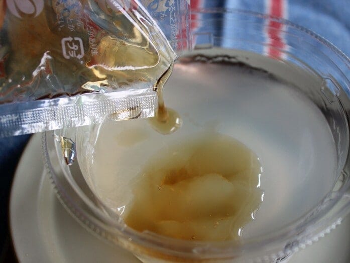 黒蜜をかけると、味の変化も楽しめます