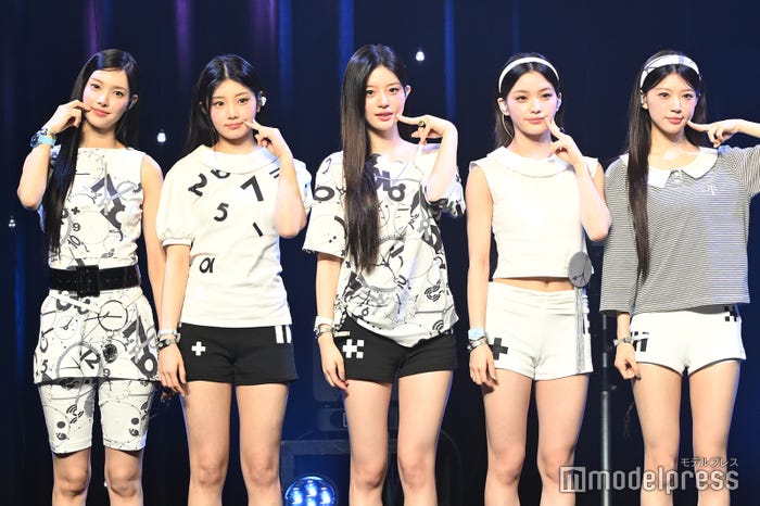 ILLIT(C)モデルプレス