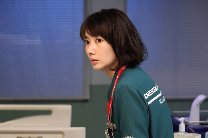 波瑠「ナイト・ドクター」第3話より(C)フジテレビ